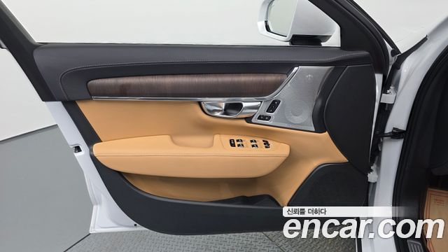 Volvo S90 B6 AWD Ultra Bright 2025 — фото 24