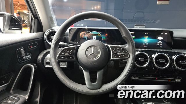 Mercedes-Benz A-Class (W177) A220 Hatchback 2019 — фото 17