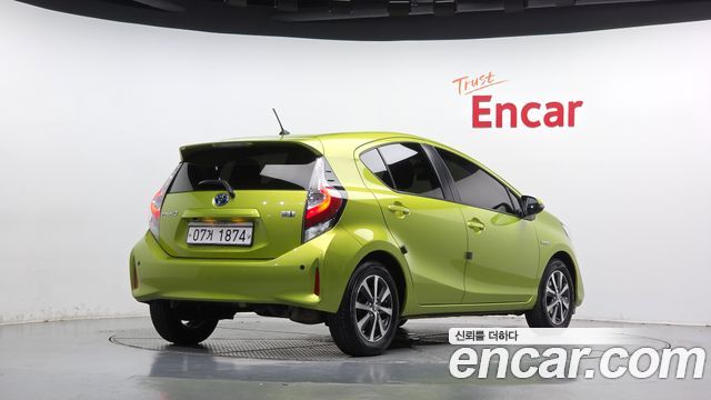 Toyota Prius C 1.5 2018 — фото 2