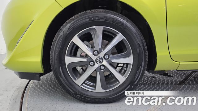 Toyota Prius C 1.5 2018 — фото 5