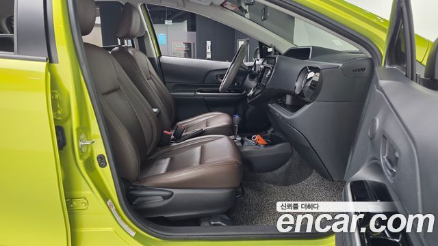 Toyota Prius C 1.5 2018 — фото 11
