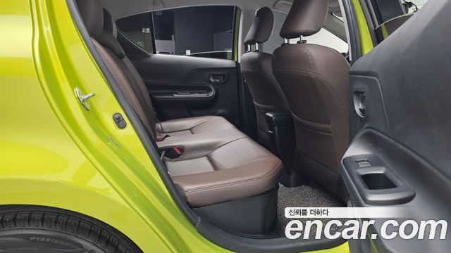 Toyota Prius C 1.5 2018 — фото 12