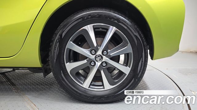 Toyota Prius C 1.5 2018 — фото 21
