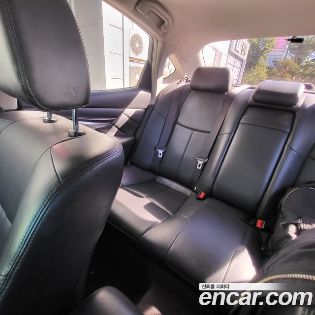 Infiniti Q70 3.7 Premium