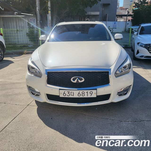 Infiniti Q70 3.7 Premium 2018 — фото 7