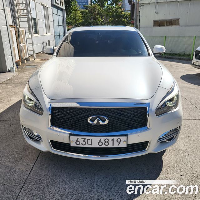 Infiniti Q70 3.7 Premium 2018 — фото 11