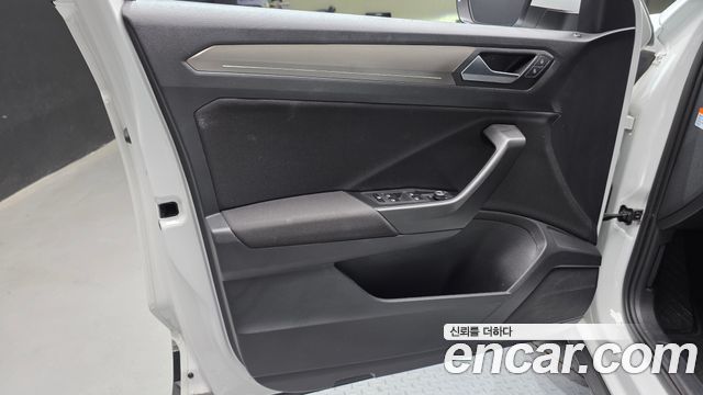 Volkswagen T-Roc 2.0 TDI Style 2021 — фото 24