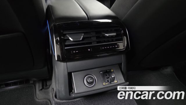 Audi A8 (D5) 55 TFSI Quattro Premium LWB 2023 — фото 35