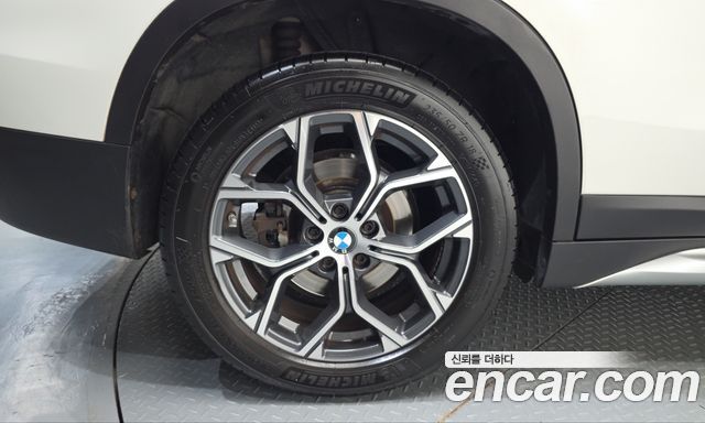 BMW X1 (F48) xDrive 20i xLine 2021 — фото 5