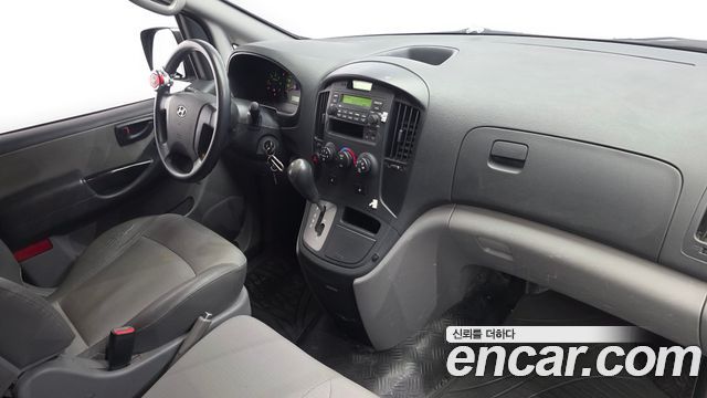 Hyundai Grand Starex 3-Seater VAN CVX Deluxe 2011 — фото 7