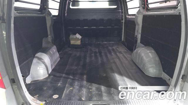 Hyundai Grand Starex 3-Seater VAN CVX Deluxe 2011 — фото 12