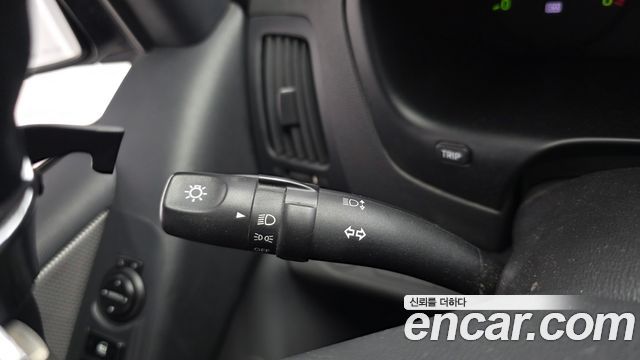 Hyundai Grand Starex 3-Seater VAN CVX Deluxe 2011 — фото 15