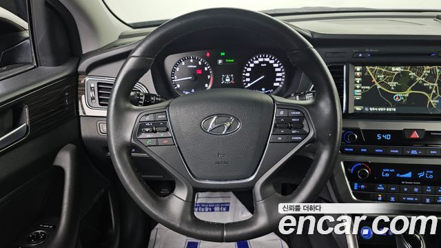 Hyundai Sonata (LF) 2.0 Premium 2017 — фото 15