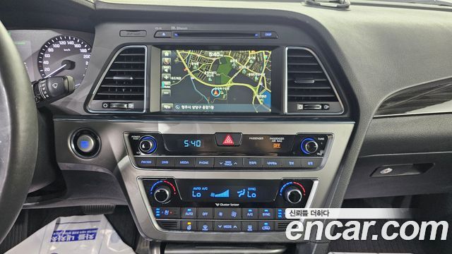 Hyundai Sonata (LF) 2.0 Premium 2017 — фото 16
