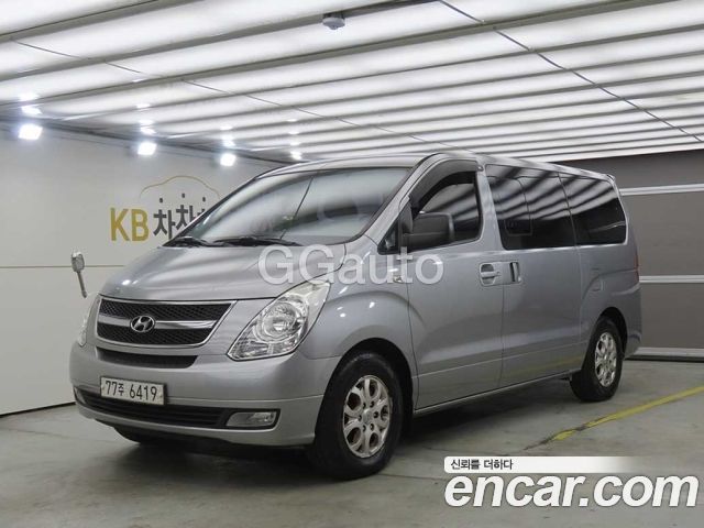Hyundai Grand Starex 12-Seater Wagon CVX Luxury