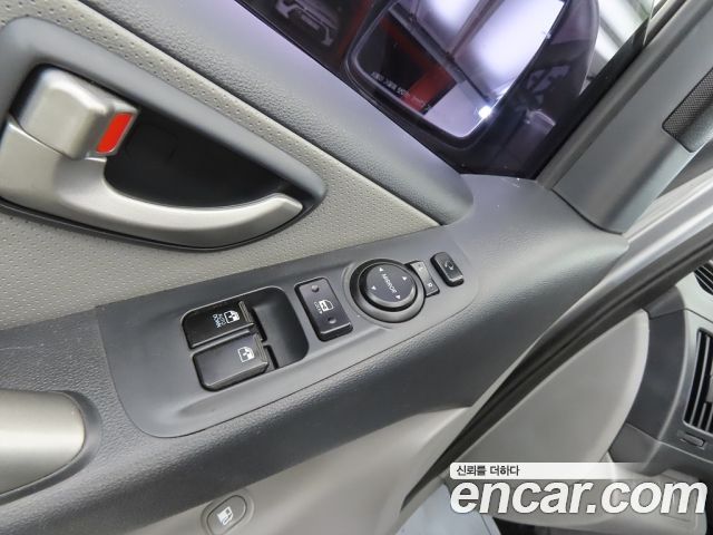 Hyundai Grand Starex 12-Seater Wagon CVX Luxury 2013 — фото 17