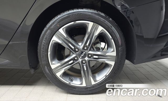 Kia K5 (III) 2.0 Prestige 2022 — фото 21