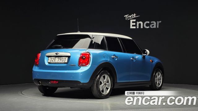 MINI Cooper 5Door Standard 3rd 2015 — фото 2
