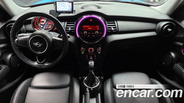 MINI Cooper 5Door Standard 3rd 2015 — фото 7
