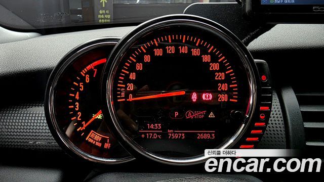 MINI Cooper 5Door Standard 3rd 2015 — фото 8