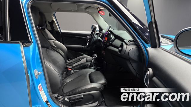 MINI Cooper 5Door Standard 3rd 2015 — фото 12