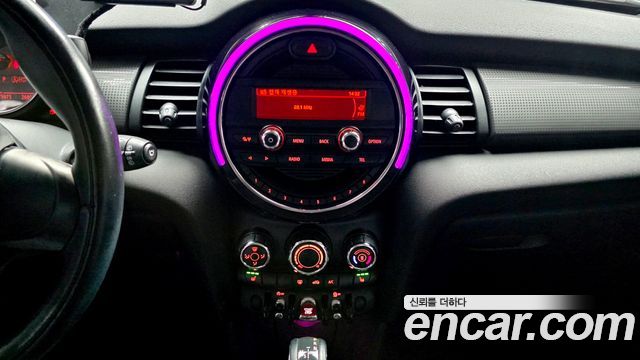 MINI Cooper 5Door Standard 3rd 2015 — фото 14