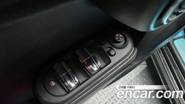 MINI Cooper 5Door Standard 3rd 2015 — фото 18