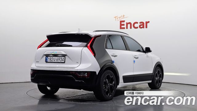 Kia Niro Signature 2022 — фото 2