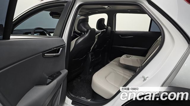 Kia Niro Signature 2022 — фото 12