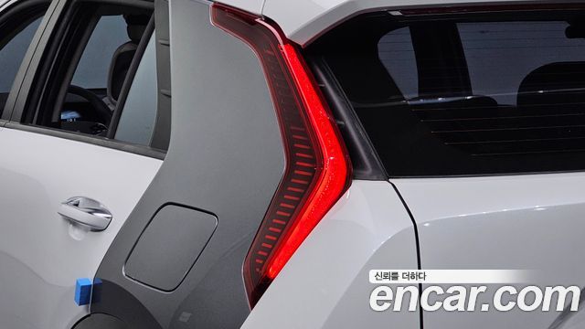 Kia Niro Signature 2022 — фото 23