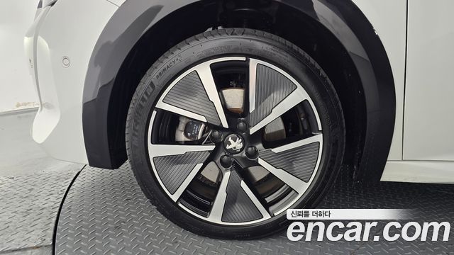 Peugeot e-208 (II) GT 2022 — фото 5