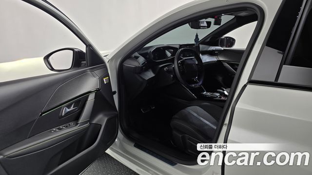 Peugeot e-208 (II) GT 2022 — фото 10