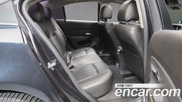 Chevrolet Cruze 1.8 LTZ+ The Perfect Black 2012 — фото 12