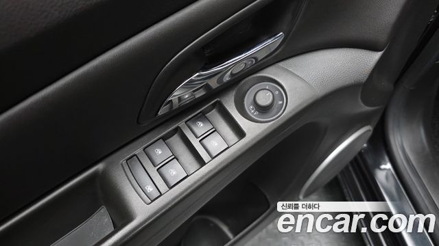 Chevrolet Cruze 1.8 LTZ+ The Perfect Black 2012 — фото 17