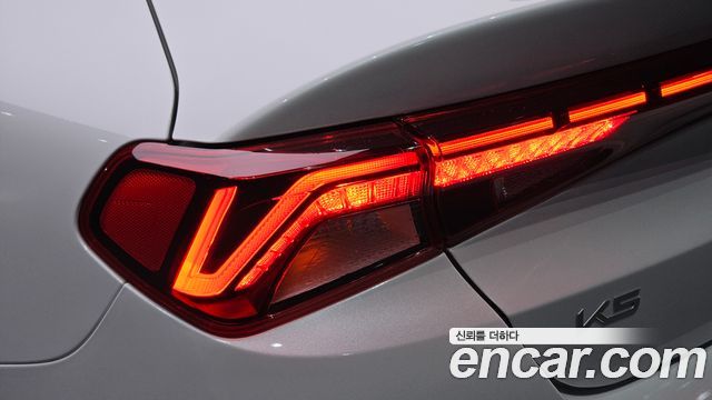Kia K5 (III) 2.0 Noblesse 2023 — фото 23