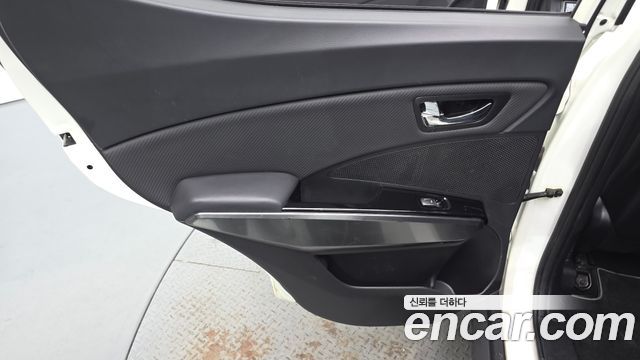 KG Mobility (SsangYong) Very New Tivoli Gasoline 1.5 2WD V3 2022 — фото 25