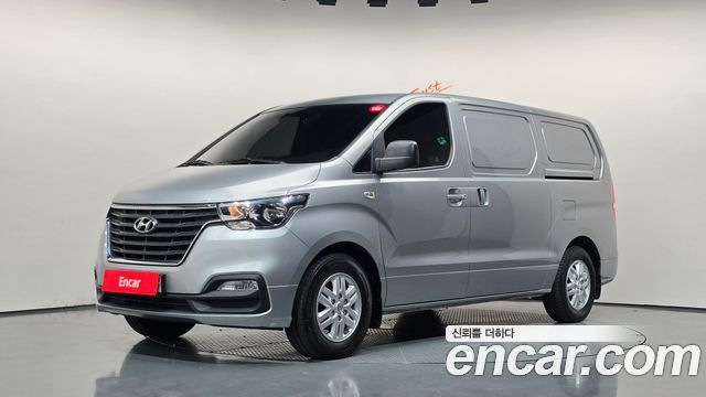 Hyundai Grand Starex Van 3-Seater Smart
