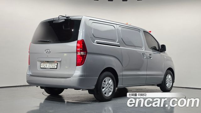 Hyundai Grand Starex Van 3-Seater Smart 2021 — фото 2