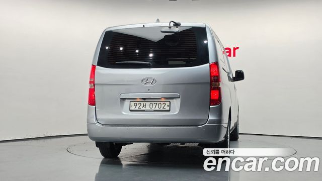 Hyundai Grand Starex Van 3-Seater Smart 2021 — фото 4