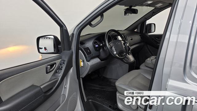 Hyundai Grand Starex Van 3-Seater Smart 2021 — фото 10