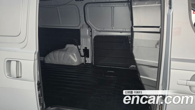 Hyundai Grand Starex Van 3-Seater Smart 2021 — фото 11