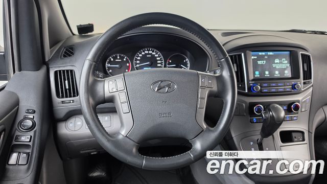 Hyundai Grand Starex Van 3-Seater Smart 2021 — фото 12