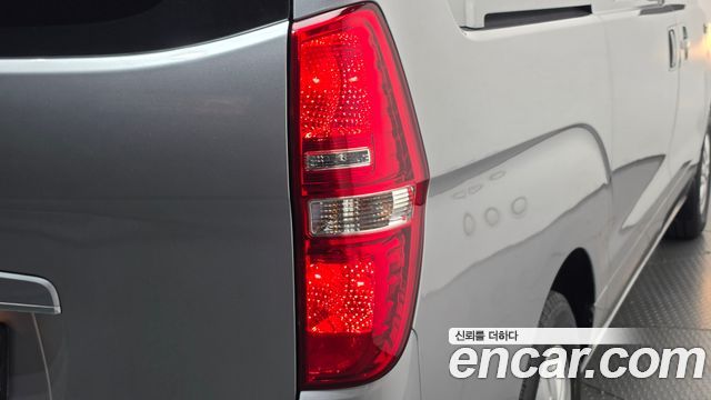 Hyundai Grand Starex Van 3-Seater Smart 2021 — фото 23