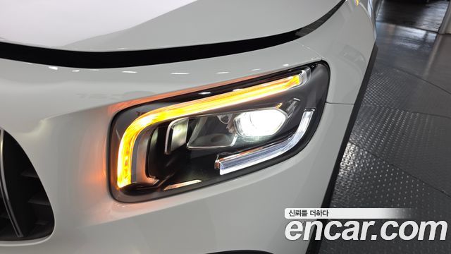 Mercedes-Benz GLB-Class (X247) AMG GLB35 4MATIC 2021 — фото 22