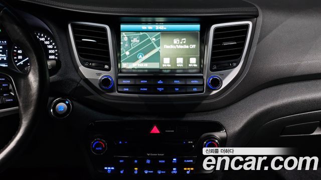 Hyundai Tucson Diesel 2.0 2WD Modern 2016 — фото 18