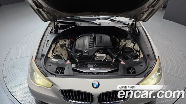 BMW 5 Series GT (F07) GT xDrive 2011 — фото 6