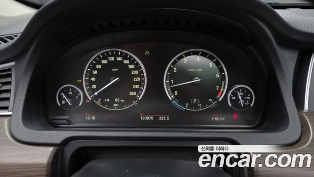 BMW 5 Series GT (F07) GT xDrive 2011 — фото 8
