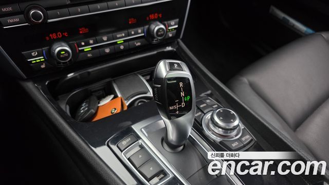 BMW 5 Series GT (F07) GT xDrive 2011 — фото 9