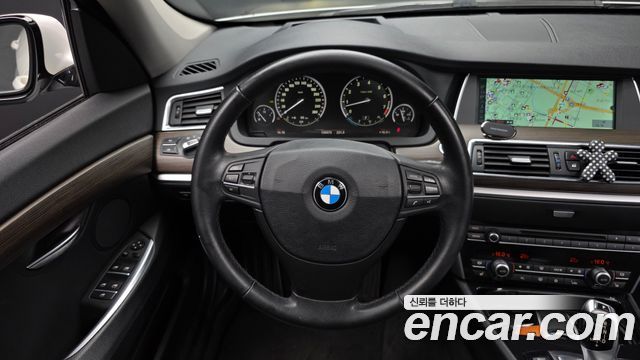 BMW 5 Series GT (F07) GT xDrive 2011 — фото 17