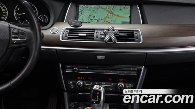 BMW 5 Series GT (F07) GT xDrive 2011 — фото 18